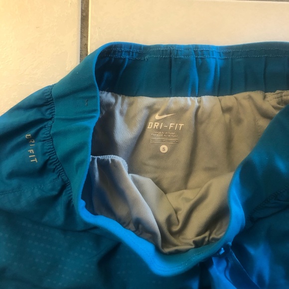Nike DRI-FIT shorts size Small - Picture 3 of 8